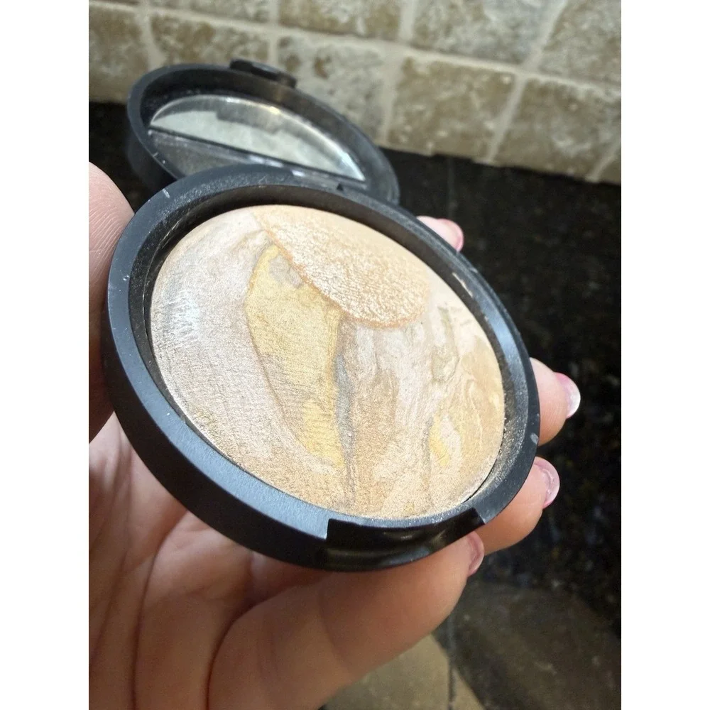 Laura Geller Makeup Balance-N-Highlight .29oz./8.5g. New - Medium/Portofino